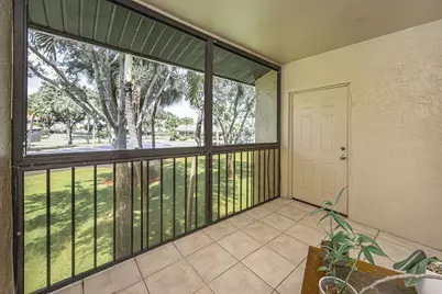 539 Shady Pine Way #B2, Greenacres, FL 33415 - Photo 3