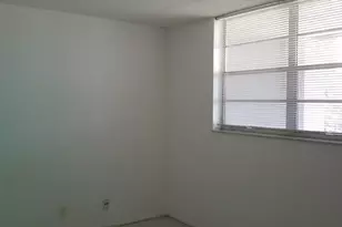 9420 Poinciana Pl, Davie, FL 33324 - Photo 13