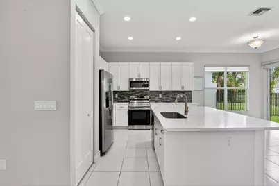 15251 Waterleaf Lane, Delray Beach, FL 33446 - Photo 9
