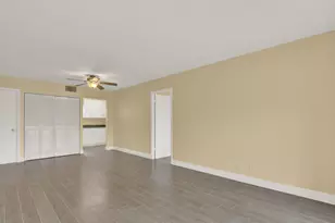 201 Lake Frances Dr, West Palm Beach, FL 33411 - Photo 11