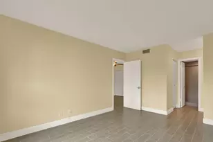 201 Lake Frances Dr, West Palm Beach, FL 33411 - Photo 17