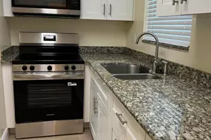 201 Lake Frances Dr, West Palm Beach, FL 33411 - Photo 7
