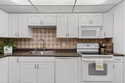 555 NW 4 Avenue #4230, Boca Raton, FL 33432 - Photo 17