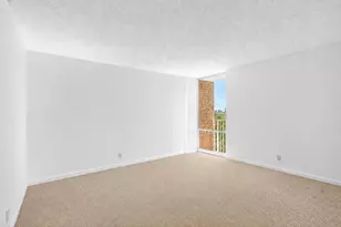 555 NW 4 Ave, Boca Raton, FL 33432 - Photo 15