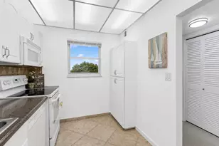555 NW 4 Ave, Boca Raton, FL 33432 - Photo 19