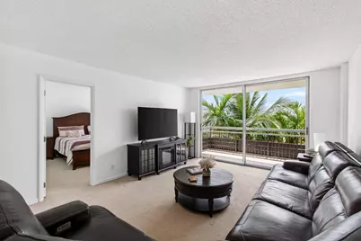555 NW 4 Avenue #4230, Boca Raton, FL 33432 - Photo 1