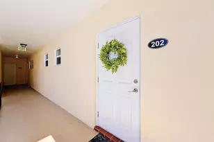 12 Colonial Club Dr, Boynton Beach, FL 33435 - Photo 5