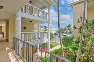 12 Colonial Club Dr, Boynton Beach, FL 33435 - Photo 3