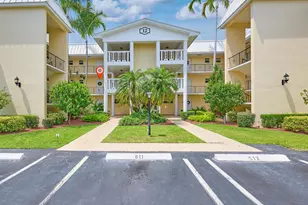 12 Colonial Club Dr, Boynton Beach, FL 33435 - Photo 1
