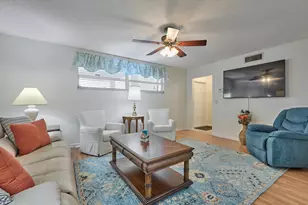 12 Colonial Club Dr, Boynton Beach, FL 33435 - Photo 25