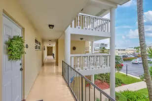 12 Colonial Club Dr, Boynton Beach, FL 33435 - Photo 5