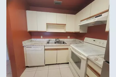 26 Lake Vista Trail #Apt 104, Port Saint Lucie, FL 34952 - Photo 9