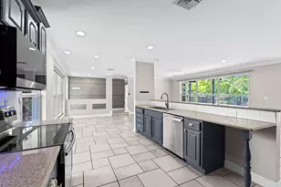 9200 SW 51st Pl, Cooper City, FL 33328 - Photo 5
