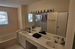 11453 Lakeview Dr, Coral Springs, FL 33071 - Photo 27