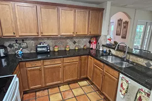 11453 Lakeview Dr, Coral Springs, FL 33071 - Photo 13