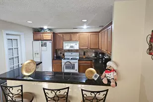 11453 Lakeview Dr, Coral Springs, FL 33071 - Photo 17