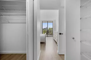 3701 N Country Club Dr, Aventura, FL 33180 - Photo 15