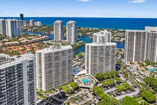 3701 N Country Club Dr, Aventura, FL 33180 - Photo 35
