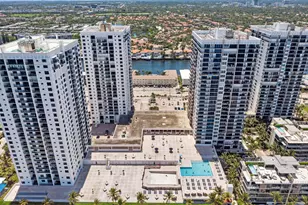 3701 N Country Club Dr, Aventura, FL 33180 - Photo 37