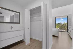 3701 N Country Club Dr, Aventura, FL 33180 - Photo 17