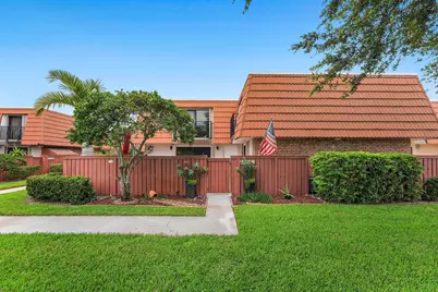 2818 Waterford Drive N, Deerfield Beach, FL 33442 - Photo 1