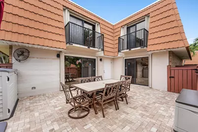 2818 Waterford Drive N, Deerfield Beach, FL 33442 - Photo 7