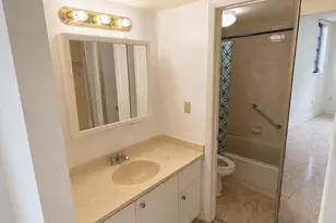 1000 Colony Point Cir, Pembroke Pines, FL 33026 - Photo 7