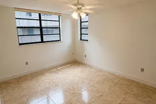 1000 Colony Point Cir, Pembroke Pines, FL 33026 - Photo 3