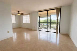 1000 Colony Point Cir, Pembroke Pines, FL 33026 - Photo 5