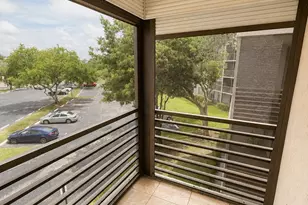 1000 Colony Point Cir, Pembroke Pines, FL 33026 - Photo 11