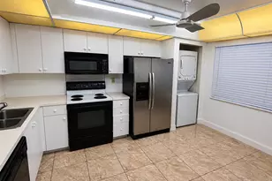 1000 Colony Point Cir, Pembroke Pines, FL 33026 - Photo 1