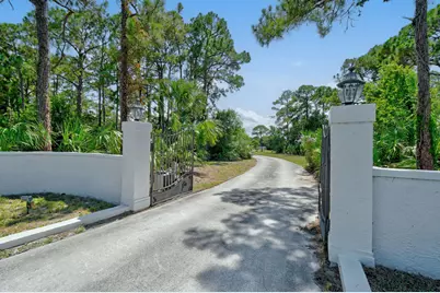 425 N Ffa Road, Fort Pierce, FL 34945 - Photo 9