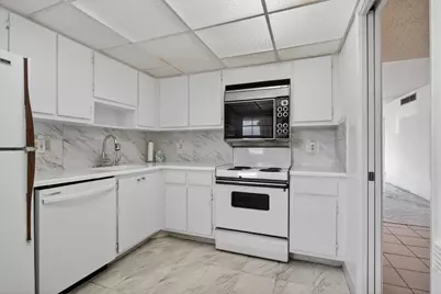 3507 Oaks Way #501, Pompano Beach, FL 33069 - Photo 17