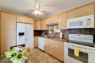 4270 NW 40th St, Lauderdale Lakes, FL 33319 - Photo 15