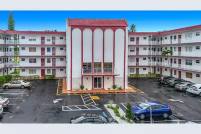 4270 NW 40th Street #401, Lauderdale Lakes, FL 33319 - Photo 5