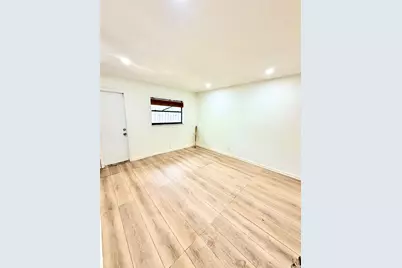 5730 NW 27th Court, Lauderhill, FL 33313 - Photo 9