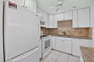 200 Normandy E, Delray Beach, FL 33484 - Photo 5