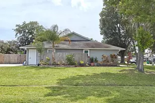 2043 SE Camilo St, Port Saint Lucie, FL 34952 - Photo 3