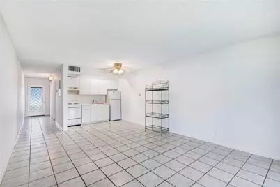 1400 SW 124th Terrace #105q, Pembroke Pines, FL 33027 - Photo 3