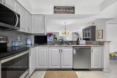 5906 Crystal Shores Drive #208, Boynton Beach, FL 33437 - Photo 7