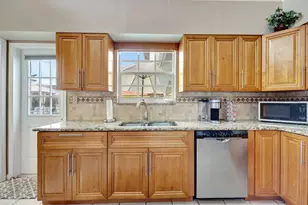 2469 Sun Up Ln, Lake Worth, FL 33462 - Photo 11