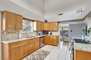 2469 Sun Up Ln, Lake Worth, FL 33462 - Photo 9