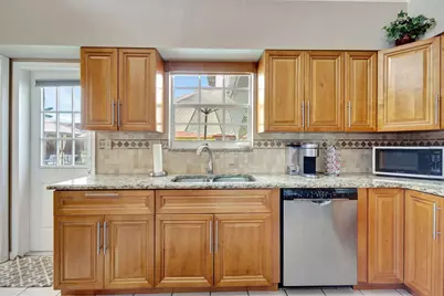 2469 Sun Up Lane, Lake Worth, FL 33462 - Photo 11