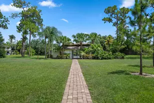 352 Wood Dale Dr, Wellington, FL 33414 - Photo 23