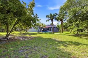 8899 NW 47th Dr, Coral Springs, FL 33067 - Photo 9