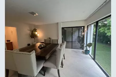 1639 Embassy Drive, West Palm Beach, FL 33401 - Photo 5