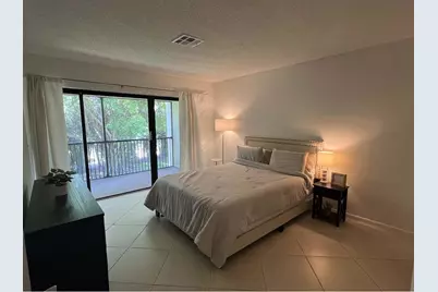 1639 Embassy Drive, West Palm Beach, FL 33401 - Photo 7
