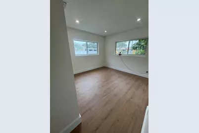 725 NE 160th Terrace, Miami, FL 33162 - Photo 33