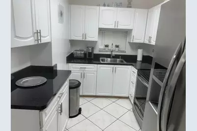 8960 S Hollybrook #301, Pembroke Pines, FL 33025 - Photo 3