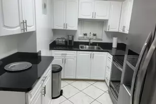 8960 S Hollybrook, Pembroke Pines, FL 33025 - Photo 3